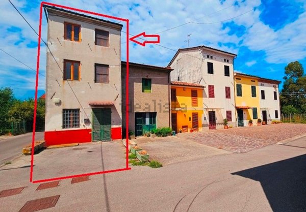 casa indipendente in vendita a Lucca