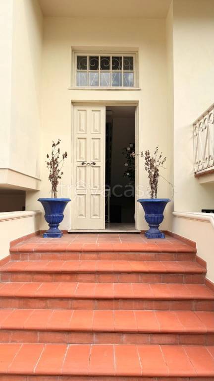 casa indipendente in vendita a Lucca in zona Ponte a Moriano