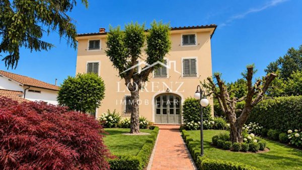 casa indipendente in vendita a Lucca in zona zona Antraccoli
