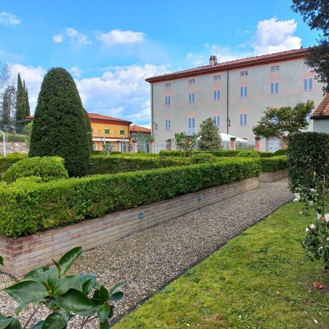 villa in vendita a Lucca in zona Centro Città