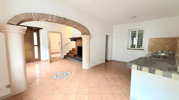 casa indipendente in vendita a Lucca in zona Pieve di Brancoli