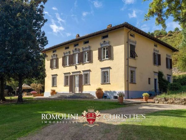 casa indipendente in vendita a Lucca in zona Centro Città