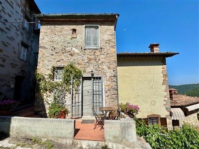 casa indipendente in vendita a Lucca