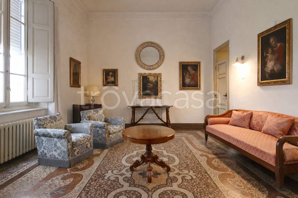 appartamento in vendita a Lucca in zona Centro Città