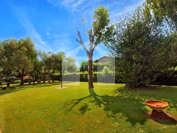 casa indipendente in vendita a Lucca in zona zona Sorbano