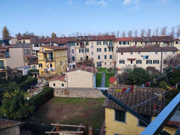 appartamento in vendita a Lucca in zona Centro Città