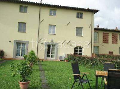 casa indipendente in vendita a Lucca in zona Ponte a Moriano