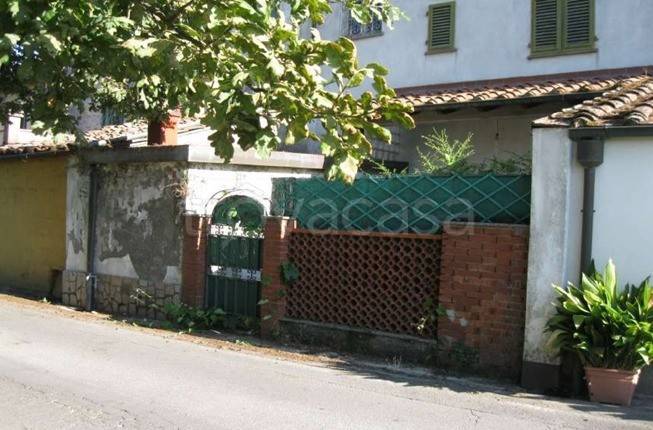 appartamento in vendita a Lucca in zona Picciorana