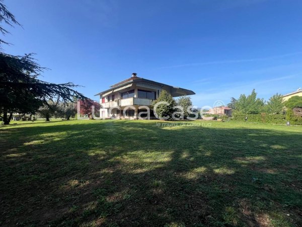 casa indipendente in vendita a Lucca in zona zona Antraccoli