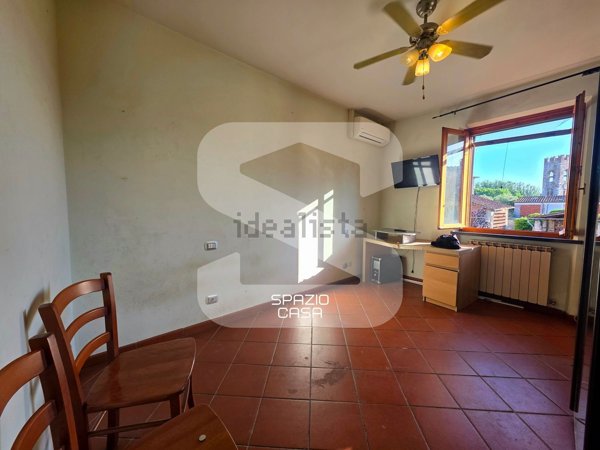 casa indipendente in vendita a Lucca in zona Montuolo