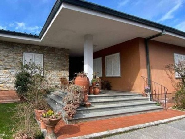 casa indipendente in vendita a Lucca in zona Sant'Anna