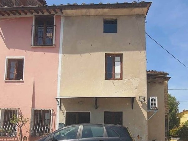 casa indipendente in vendita a Lucca in zona Picciorana