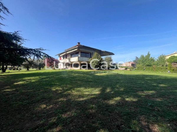 casa indipendente in vendita a Lucca in zona Picciorana