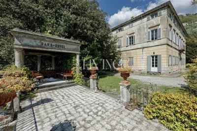 casa indipendente in vendita a Lucca in zona Centro Città