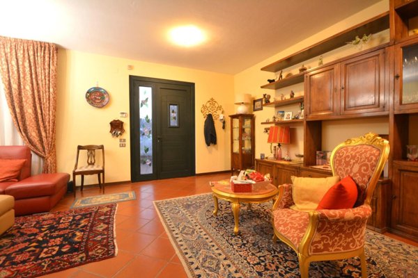 casa indipendente in vendita a Lucca in zona zona Arancio