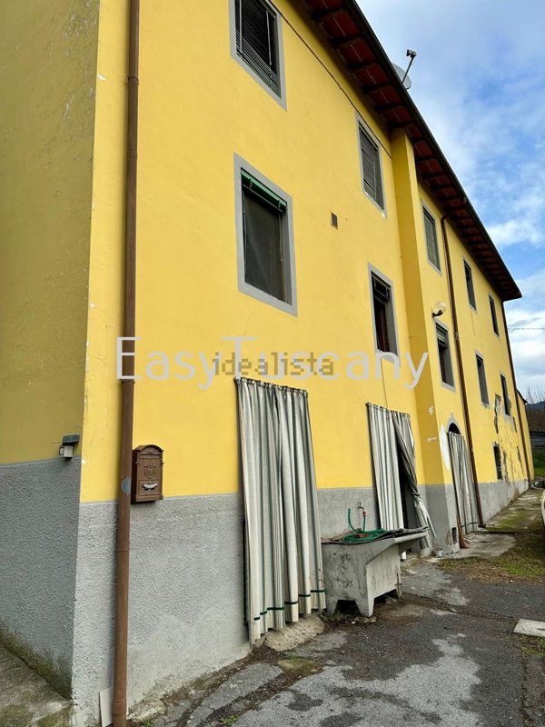 casa indipendente in vendita a Lucca in zona Ponte a Moriano