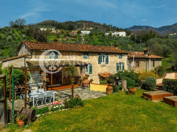 casa indipendente in vendita a Lucca in zona zona Arancio