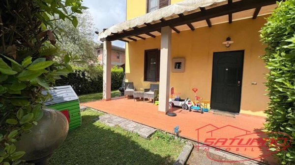 casa indipendente in vendita a Lucca in zona Ponte a Moriano