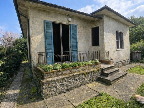 casa indipendente in vendita a Lucca in zona zona San Vito
