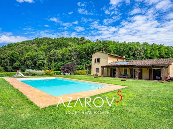 casa indipendente in vendita a Lucca in zona Centro Città
