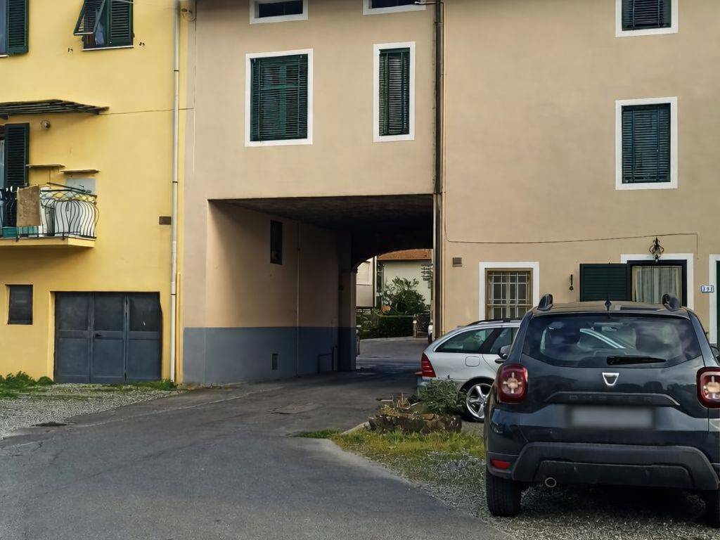 casa indipendente in vendita a Lucca in zona zona Arancio