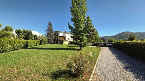 casa indipendente in vendita a Lucca in zona Sant'Angelo in Campo