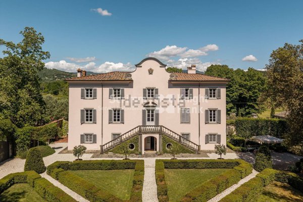 casa indipendente in vendita a Lucca in zona Monte San Quirico