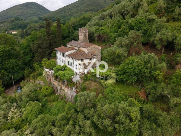 casa indipendente in vendita a Lucca in zona Maggiano