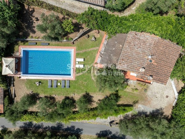 casa indipendente in vendita a Lucca in zona Centro Città