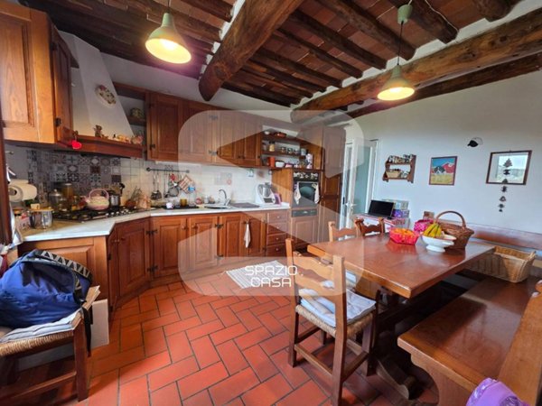 casa indipendente in vendita a Lucca in zona San Giusto di Brancoli
