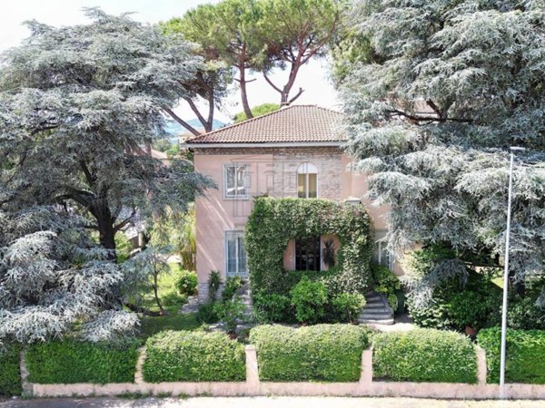 casa indipendente in vendita a Lucca in zona Sant'Anna