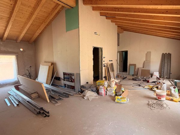 casa indipendente in vendita a Lucca in zona Ponte a Moriano