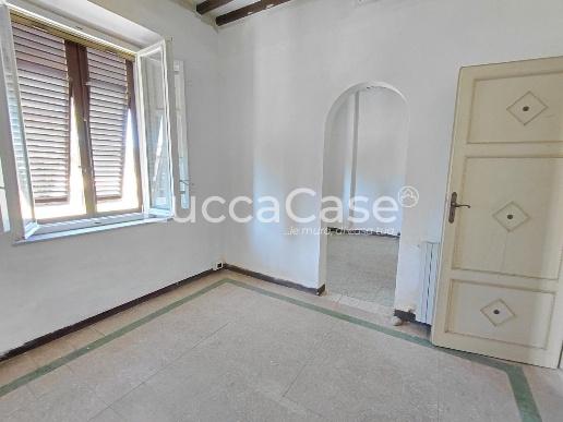 casa indipendente in vendita a Lucca in zona Nozzano