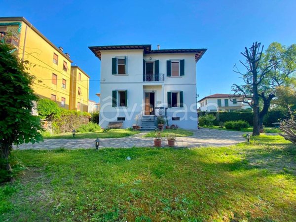 casa indipendente in vendita a Lucca in zona Zona San Concordio