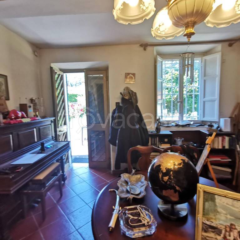 casa indipendente in vendita a Lucca in zona San Lorenzo a Vaccoli