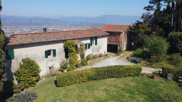 casa indipendente in vendita a Lucca in zona Centro Città