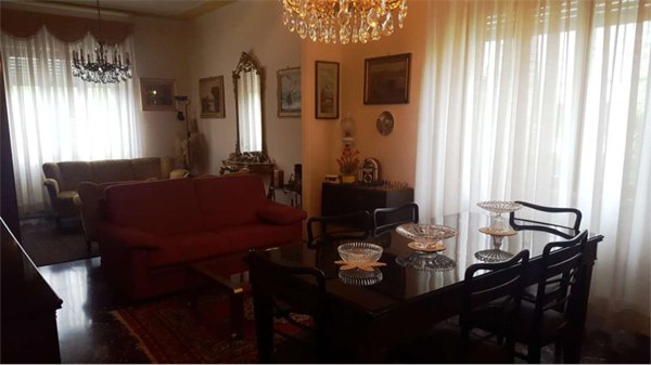 casa indipendente in vendita a Lucca