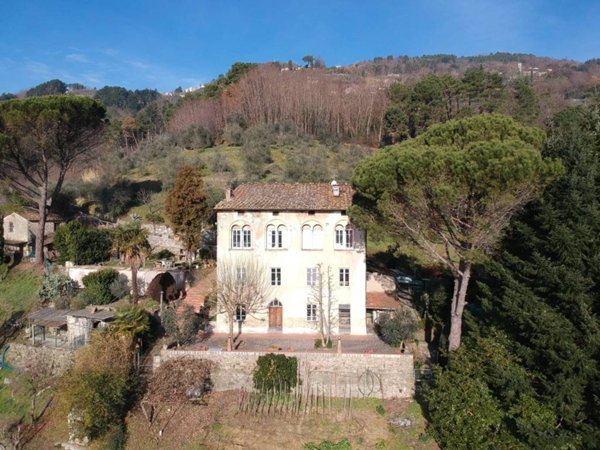 casa indipendente in vendita a Lucca in zona Aquilea