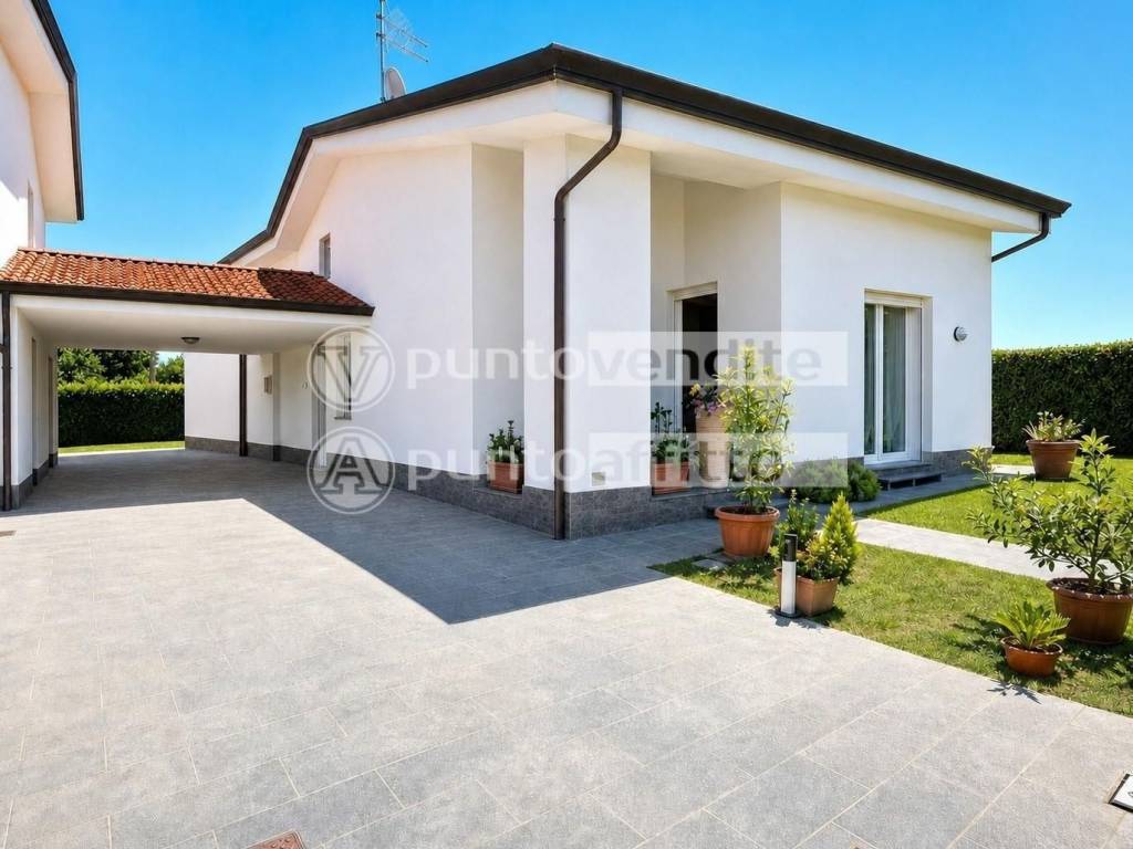 casa indipendente in vendita a Lucca in zona San Pietro a Vico