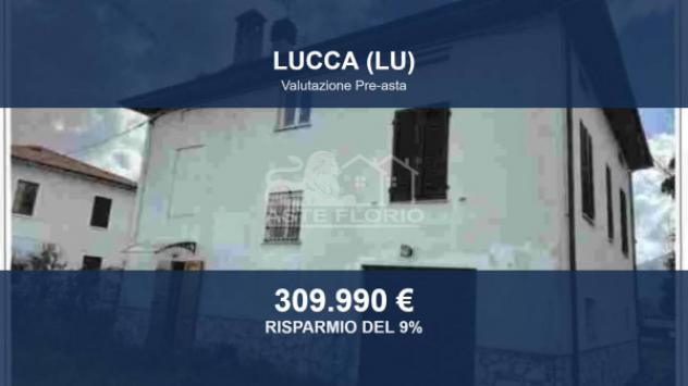 casa indipendente in vendita a Lucca in zona Centro Città