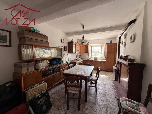 casale in vendita a Lucca in zona Pozzuolo