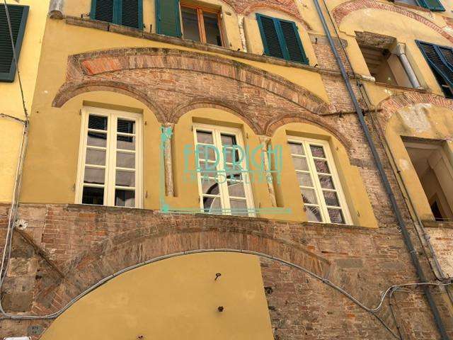 appartamento in vendita a Lucca in zona Centro Città