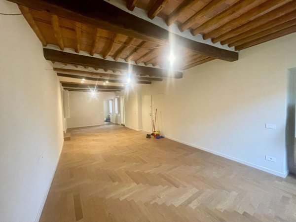 appartamento in vendita a Lucca in zona Centro Città