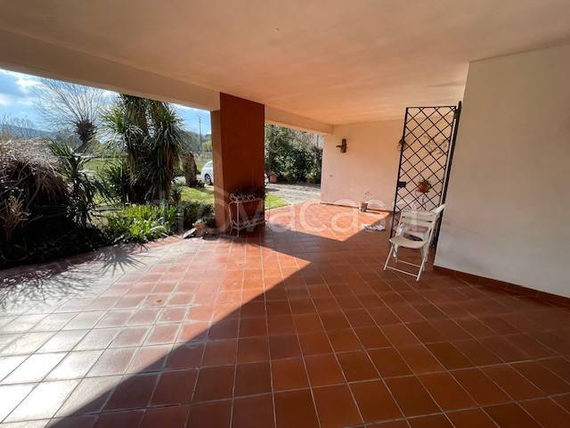 casa indipendente in vendita a Lucca in zona Vicopelago