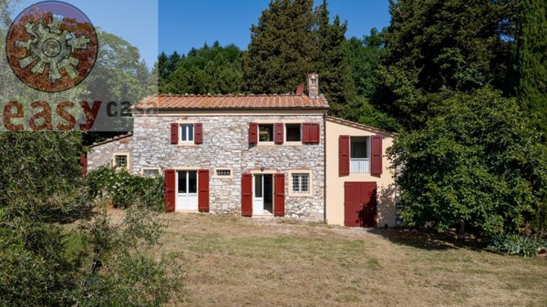 casale in vendita a Lucca in zona Aquilea