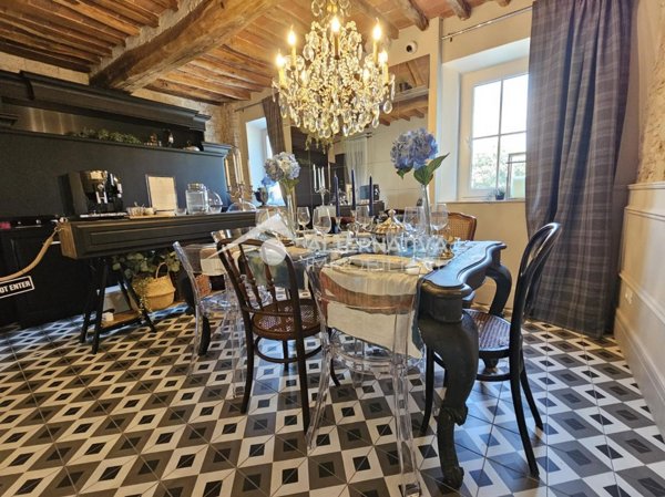 casa indipendente in vendita a Lucca