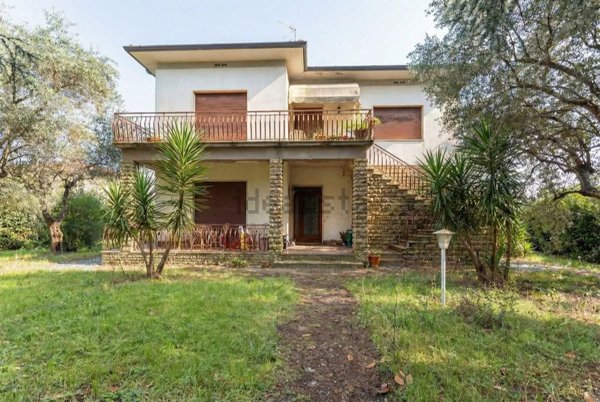 casa indipendente in vendita a Lucca in zona San Pietro a Vico