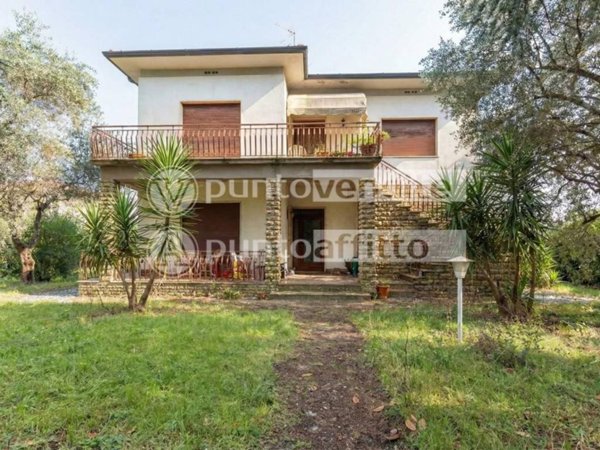 casa indipendente in vendita a Lucca in zona San Pietro a Vico