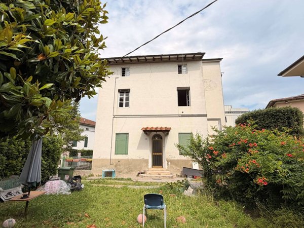 casa indipendente in vendita a Lucca in zona zona San Marco