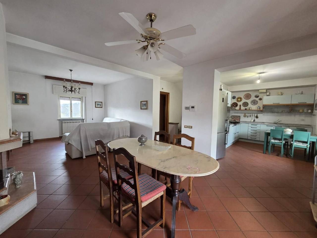 intera palazzina in vendita a Lucca